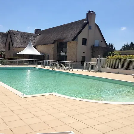 Le Saint Denac شقة فندقية 4*